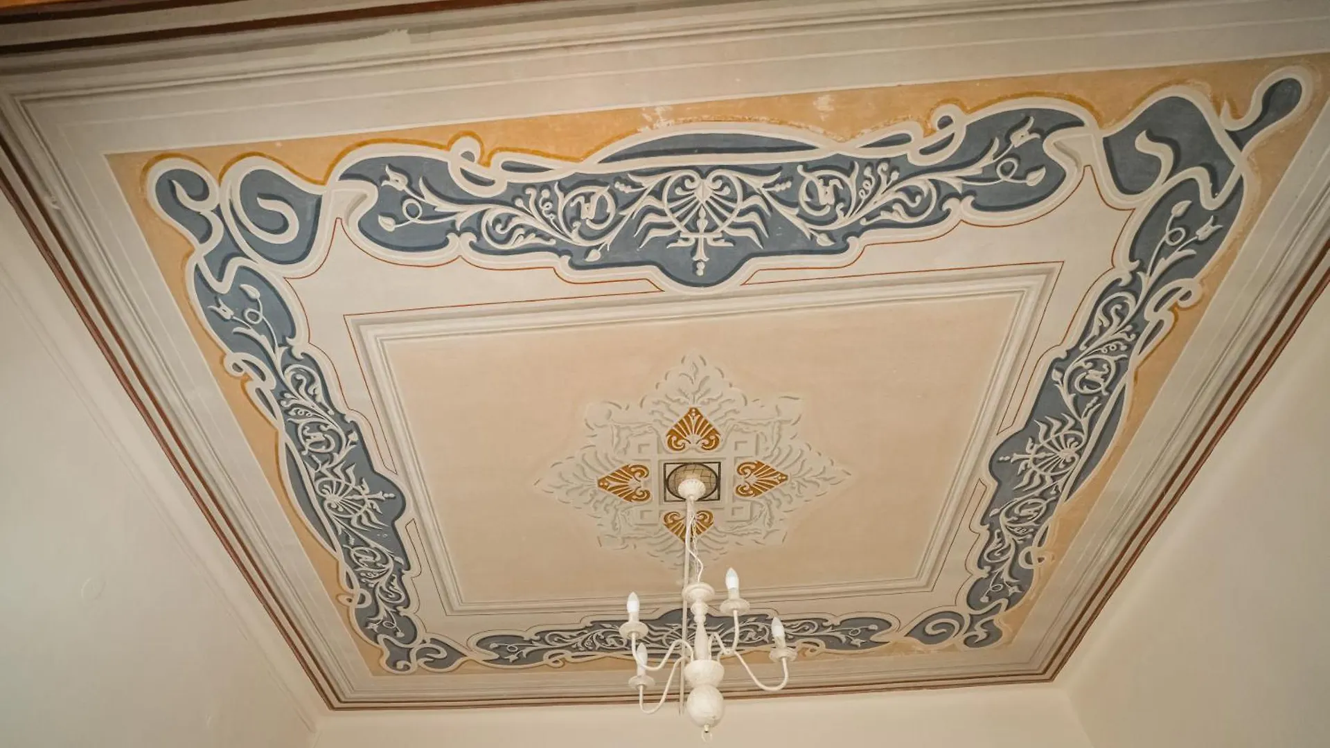 Art House Central Kandiye Yunanistan